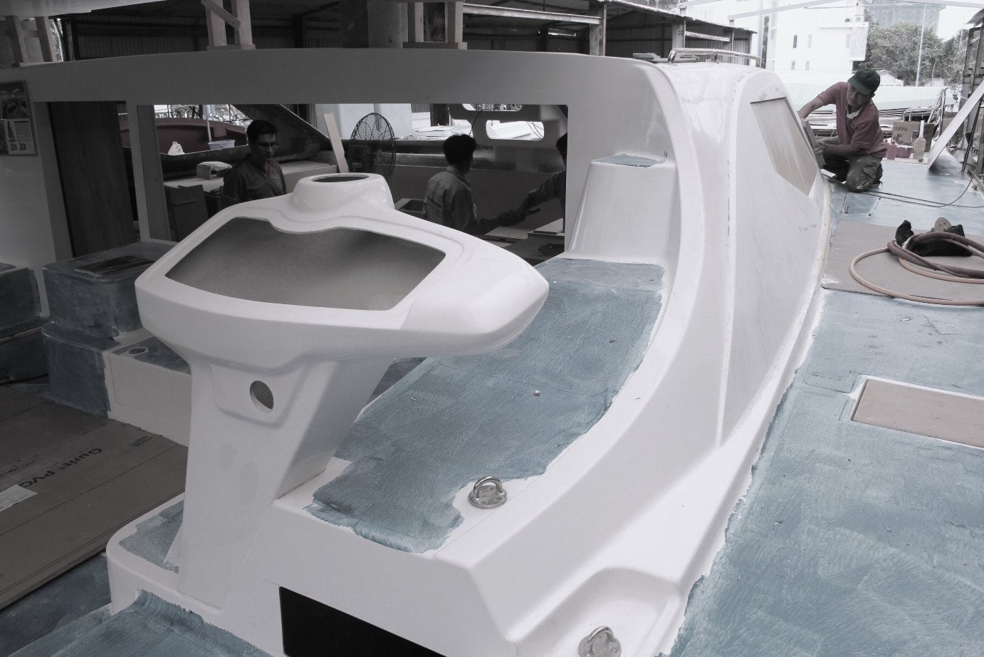 The sleek Seawind 1600 Superstructure
