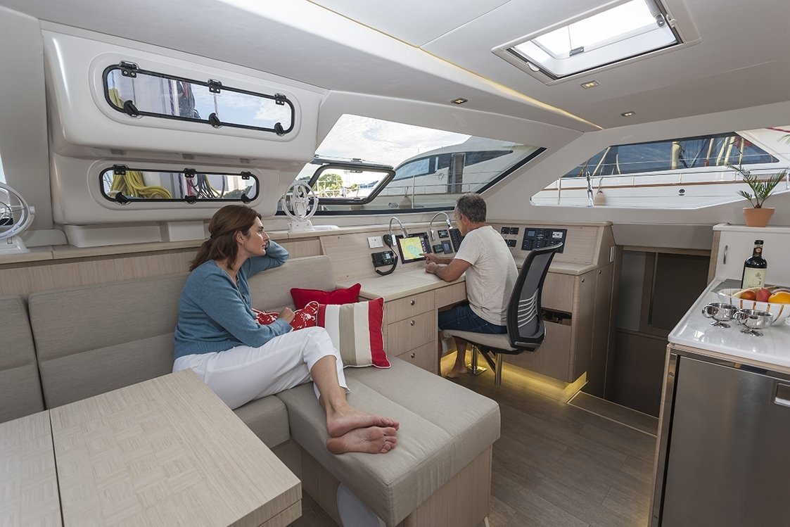 seawind-1600-best-52-foot-catamaran-cruiser-performance